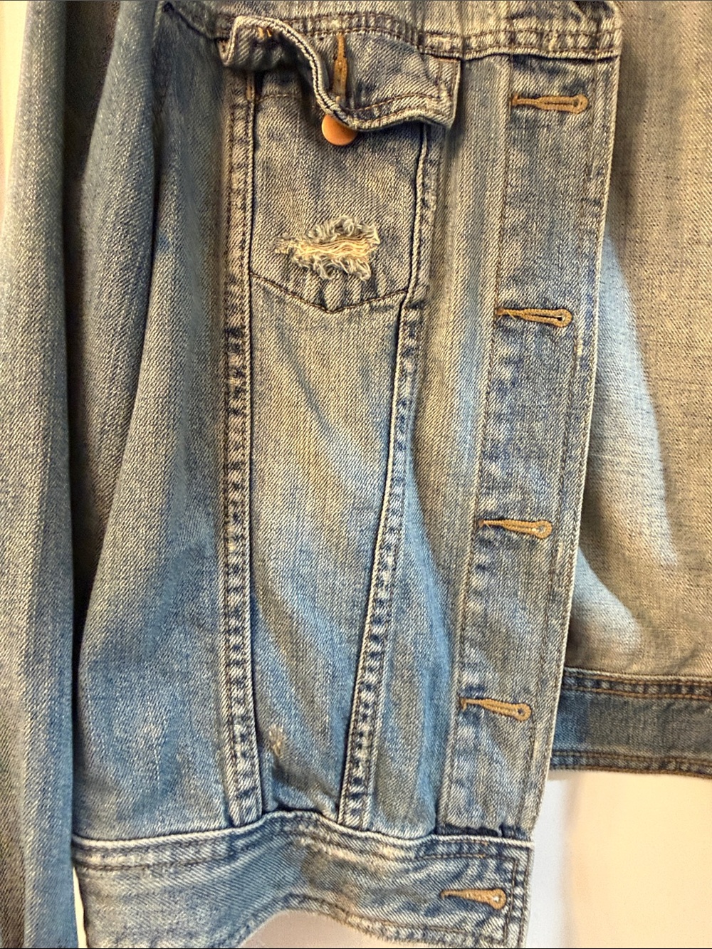 GAP 1969 Light Blue Women's Denim Jacket - Classic Jean Trucker - Picture 4 of 9